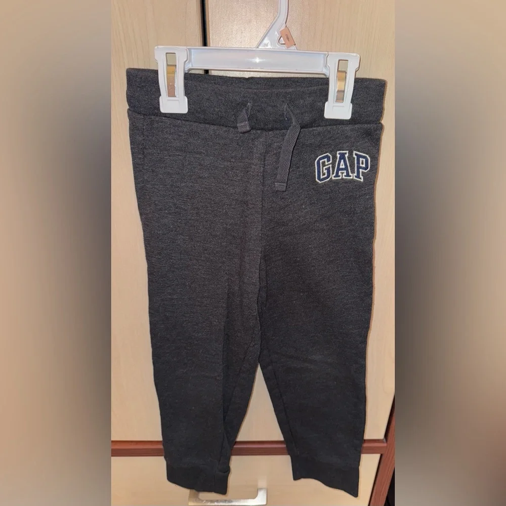 GAP Boys Charcoal Gray Logo Jogger Sweatpants Size 5 Pull On